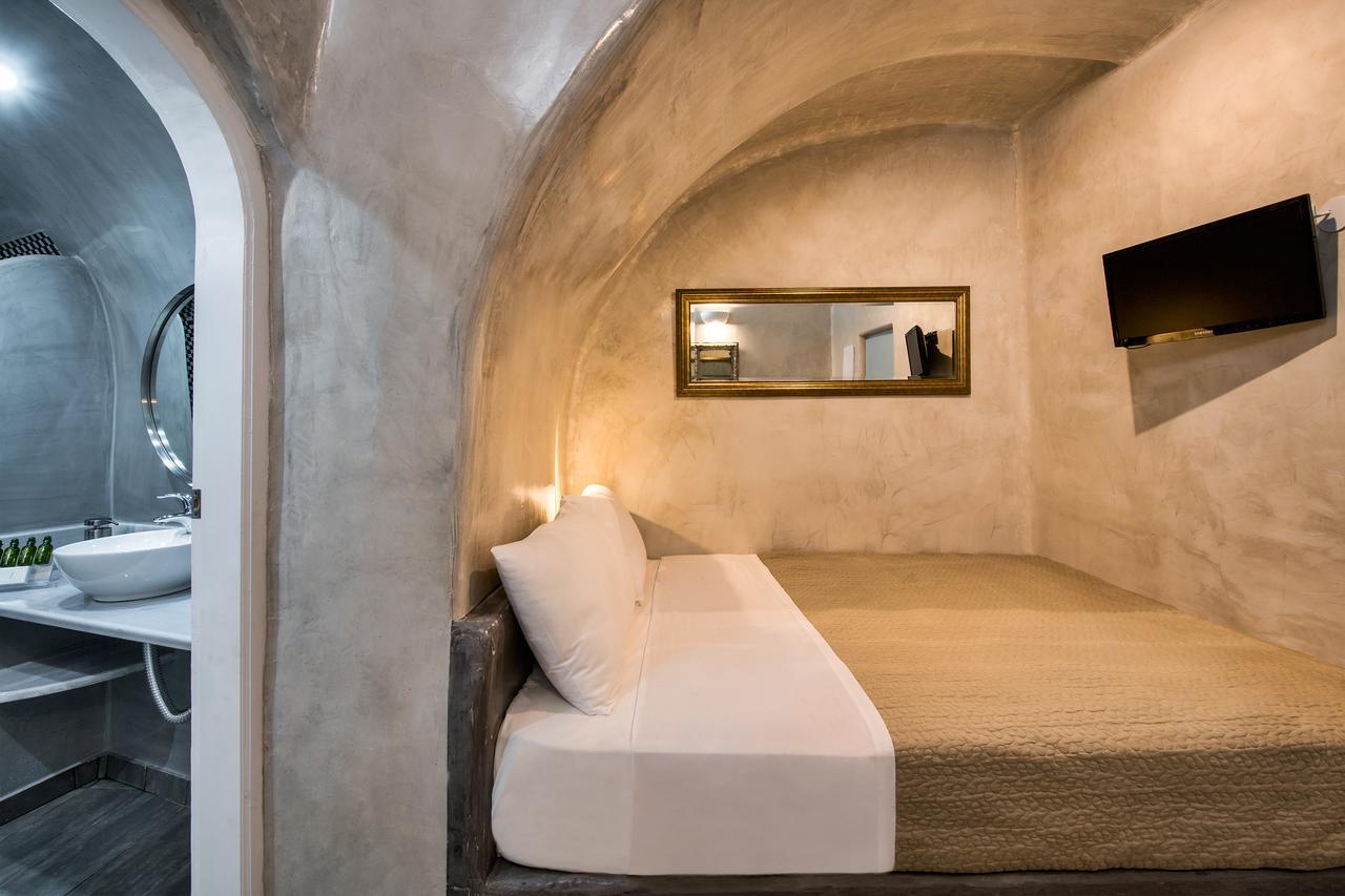 Katerina'S Castle - Caldera Cave Hotel イメロヴィグリ エクステリア 写真